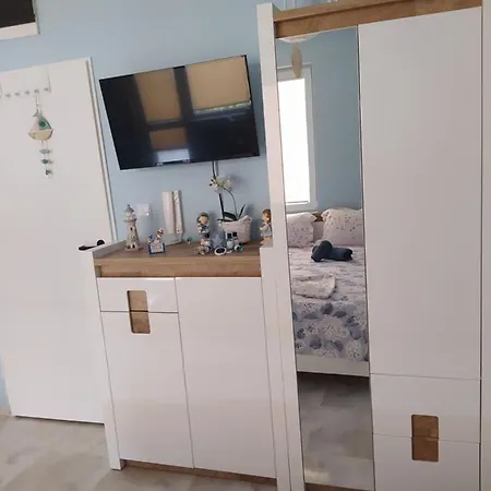 Apartment White град *